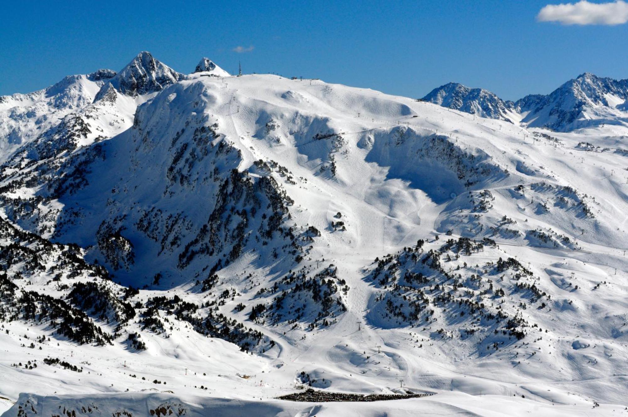 El Refugio De Aran Vielha Aparthotel Bagian luar foto